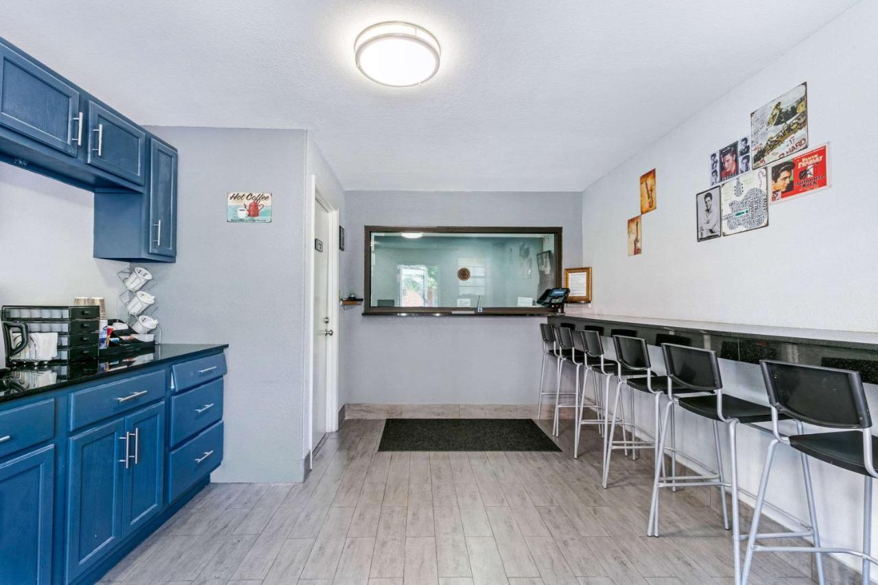 Rodeway Inn Мемфис Екстериор снимка